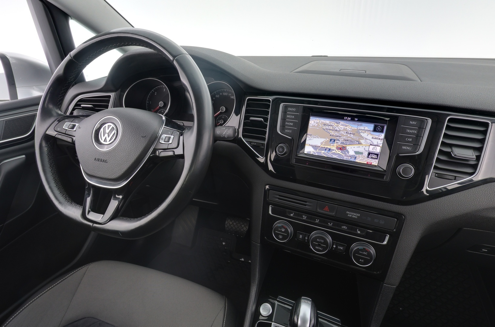 VOLKSWAGEN Golf Sportsvan 2015