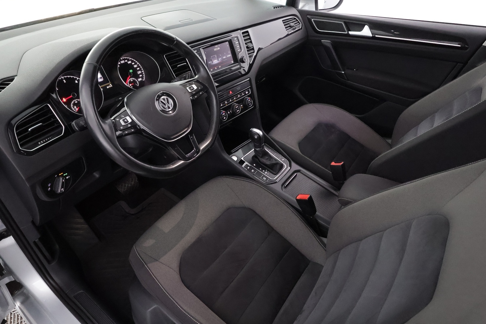 VOLKSWAGEN Golf Sportsvan 2015