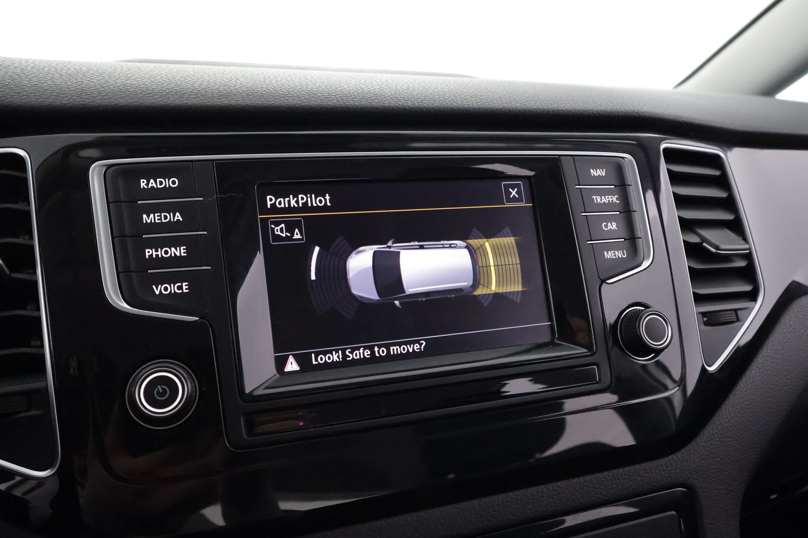 VOLKSWAGEN Golf Sportsvan 2015