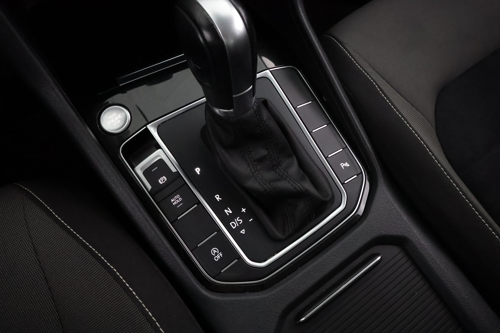 VOLKSWAGEN Golf Sportsvan 2015