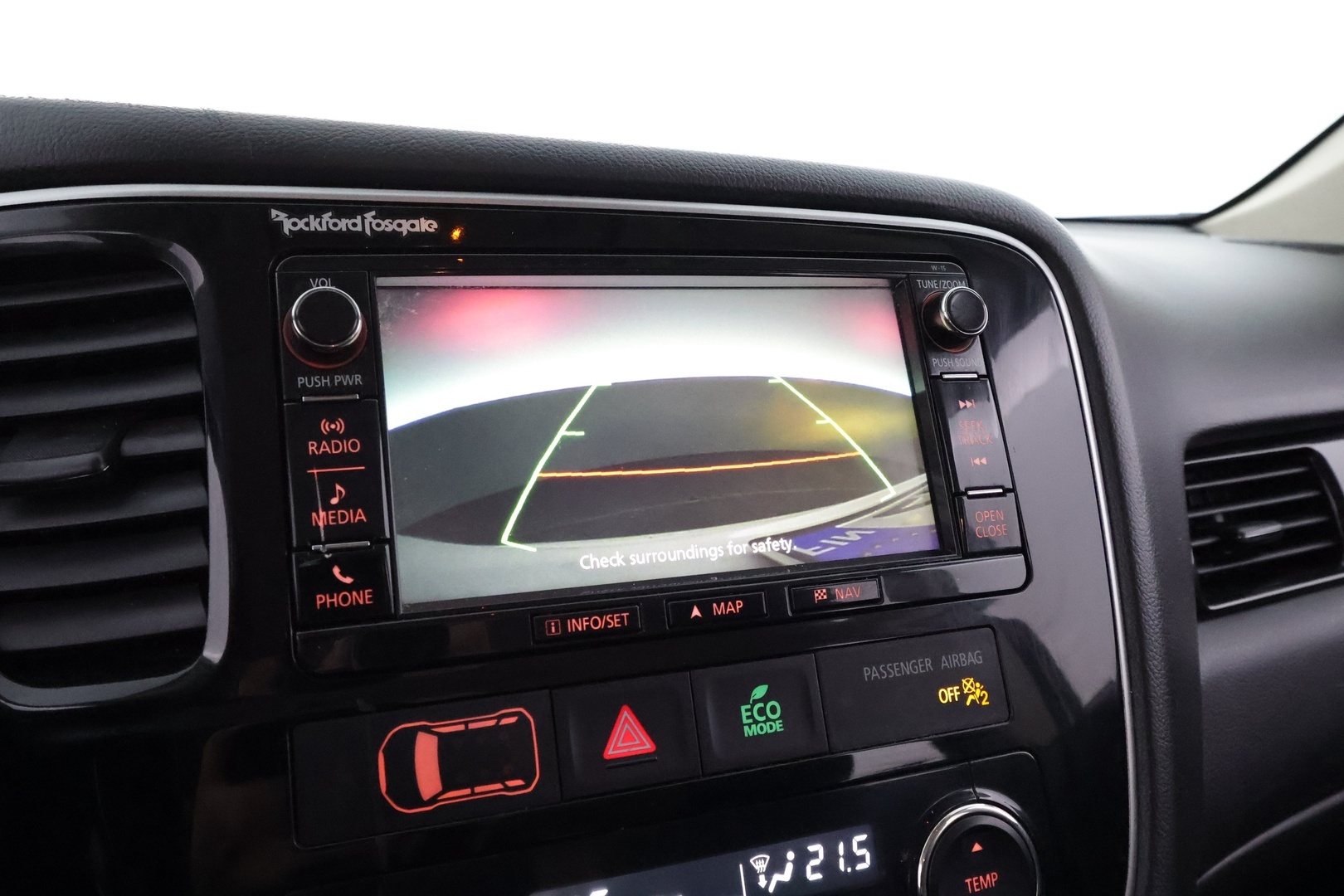 MITSUBISHI OUTLANDER PHEV 2016