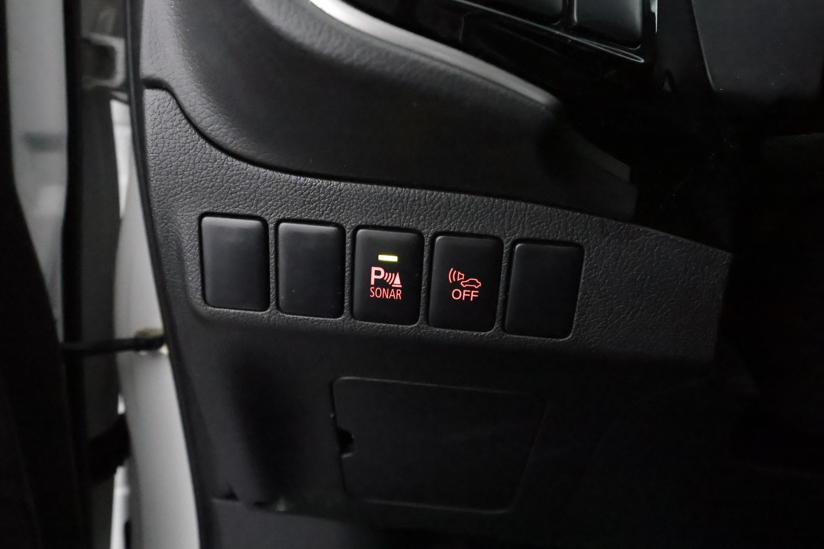 MITSUBISHI OUTLANDER PHEV 2016