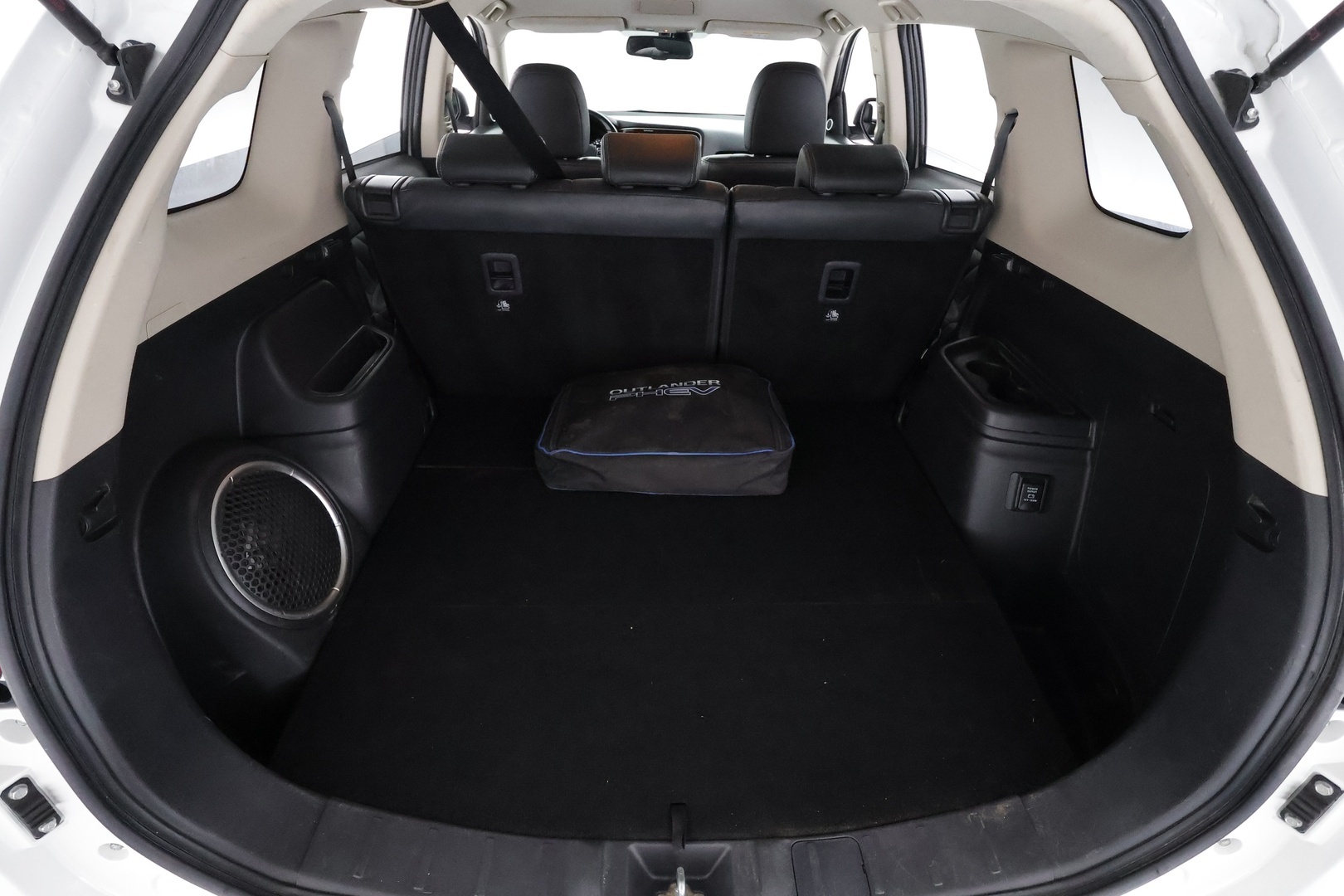 MITSUBISHI OUTLANDER PHEV 2016