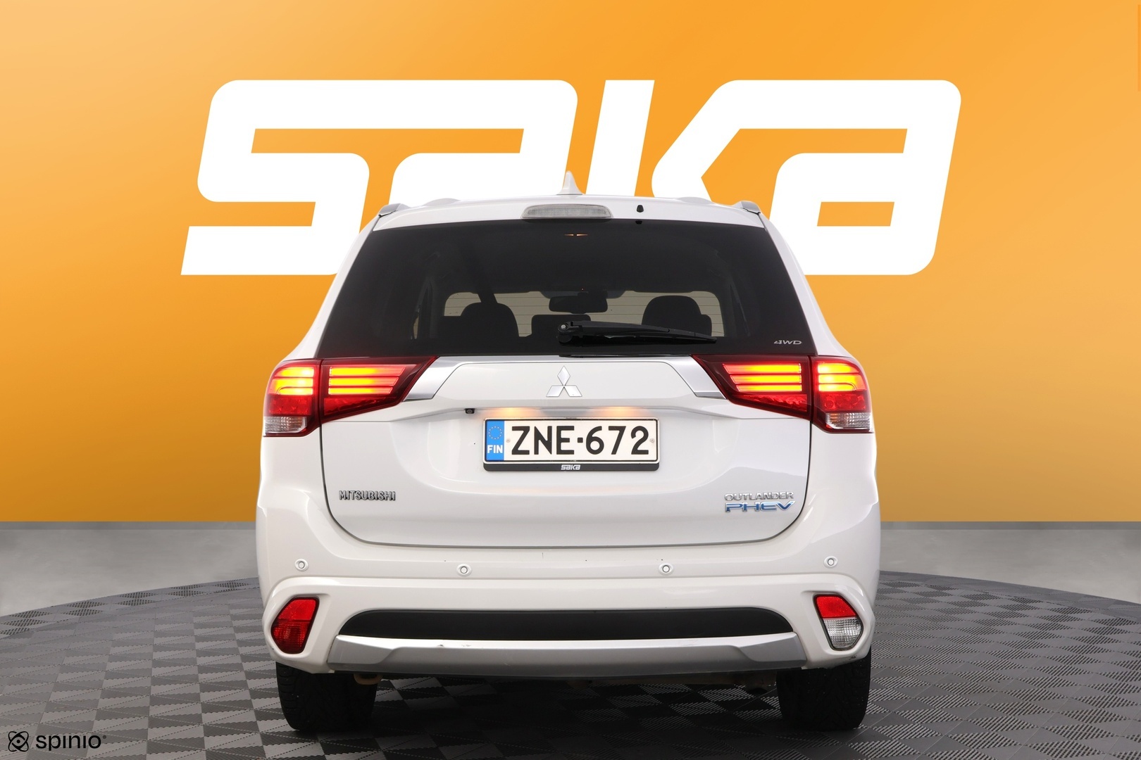 MITSUBISHI OUTLANDER PHEV 2016