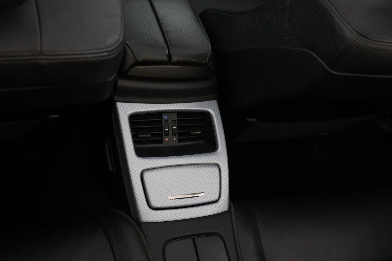BMW 330 2008
