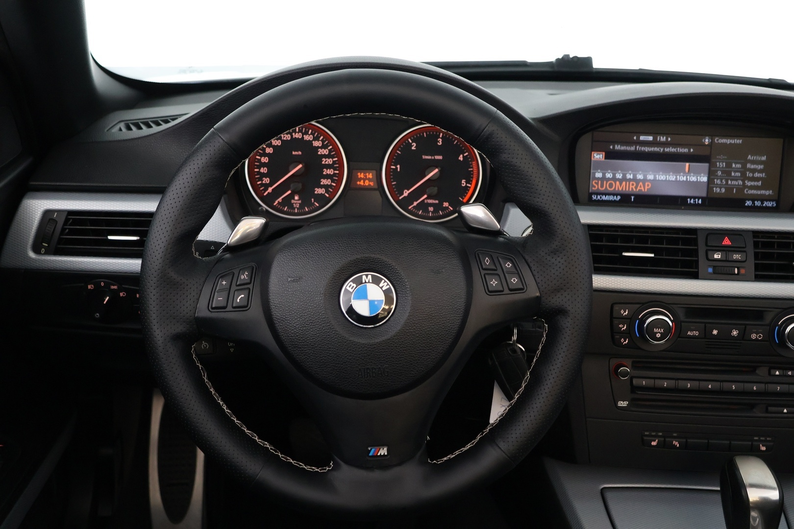BMW 330 2008