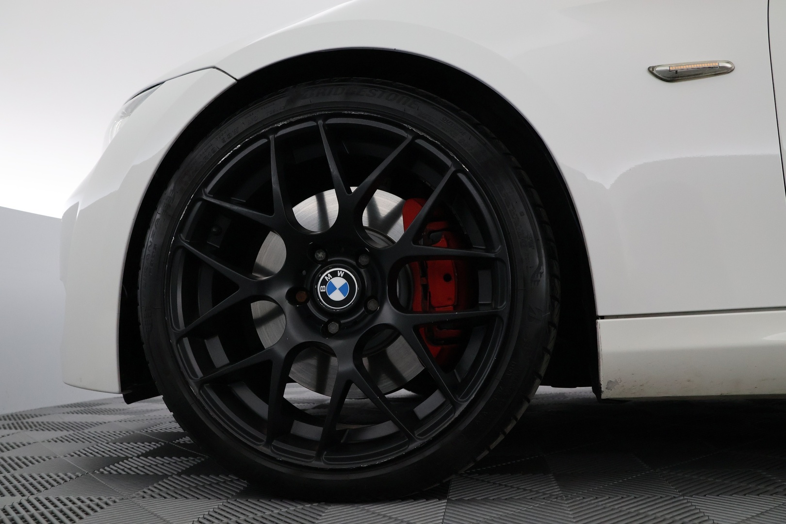 BMW 330 2008
