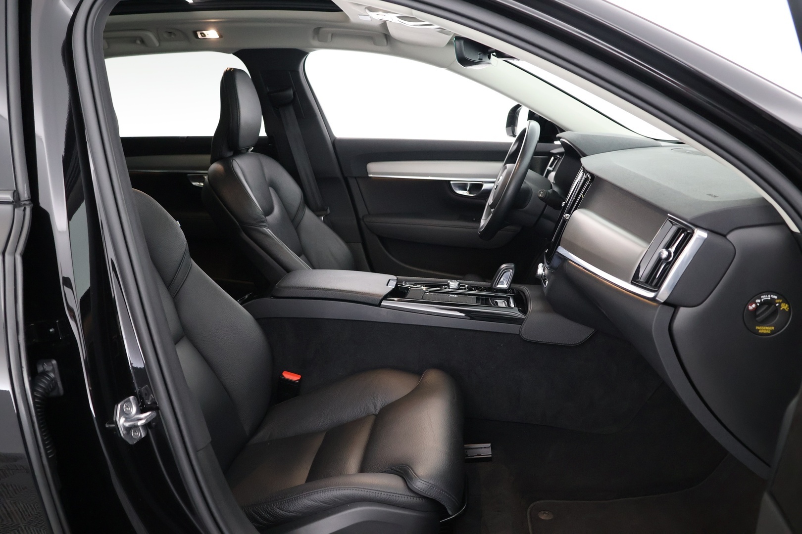VOLVO V90 2021