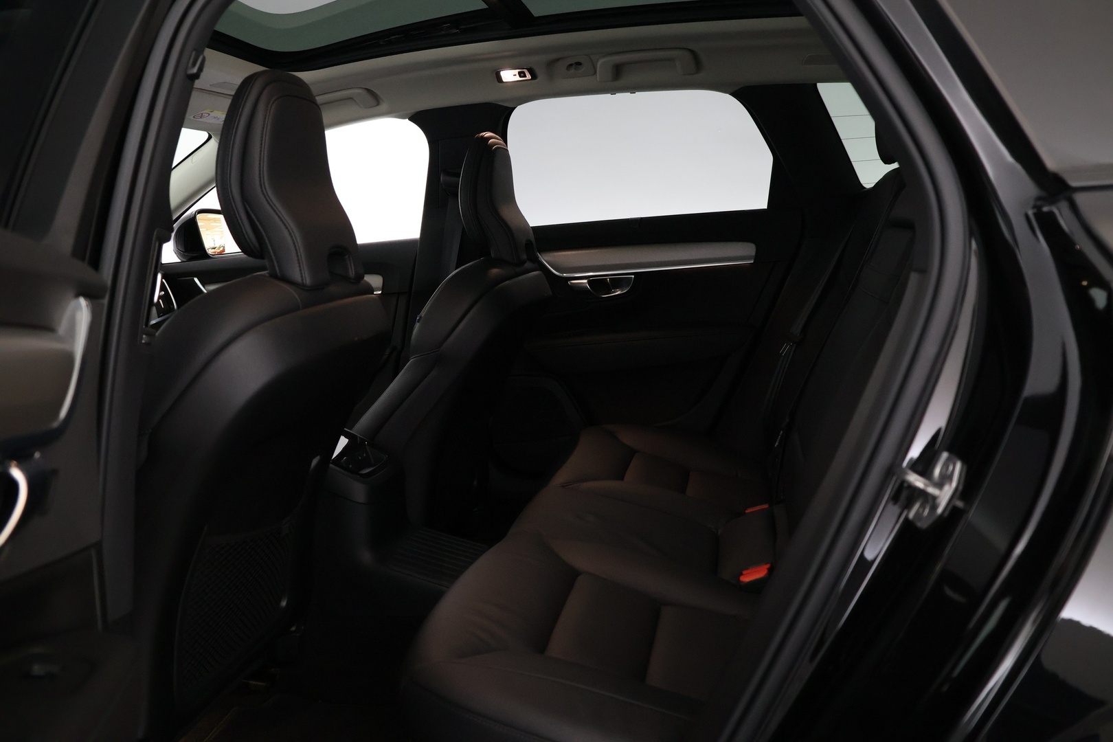 VOLVO V90 2021