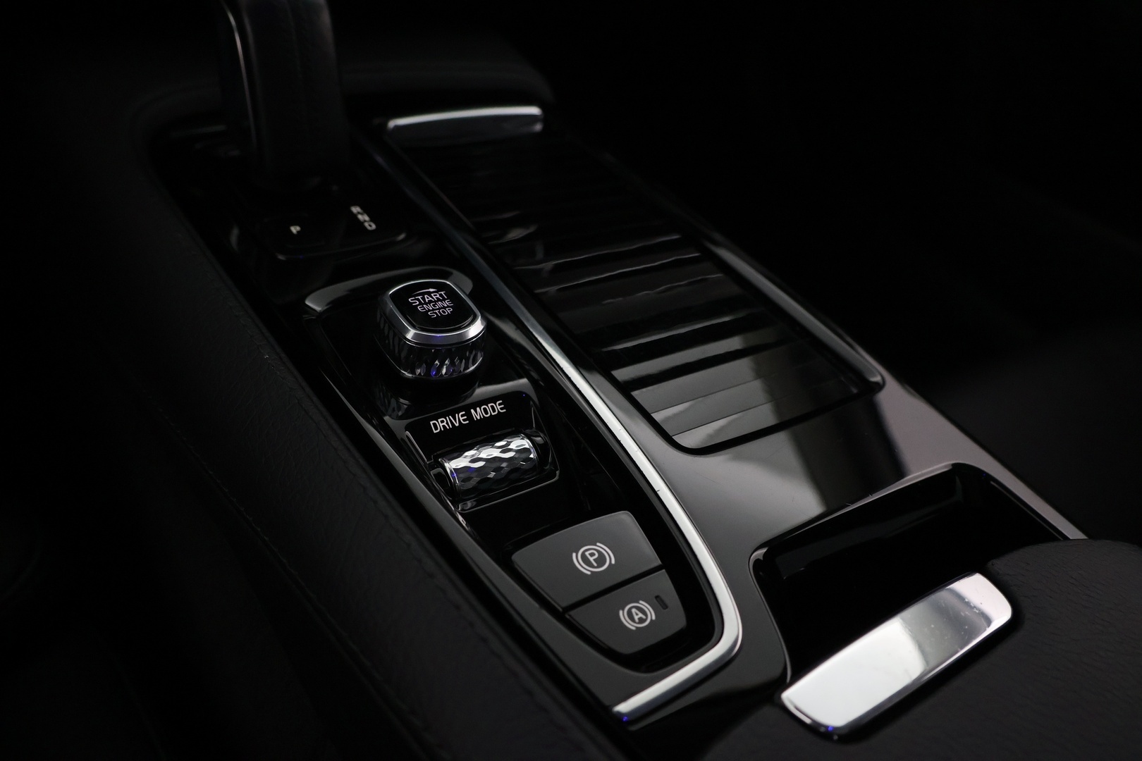 VOLVO V90 2021
