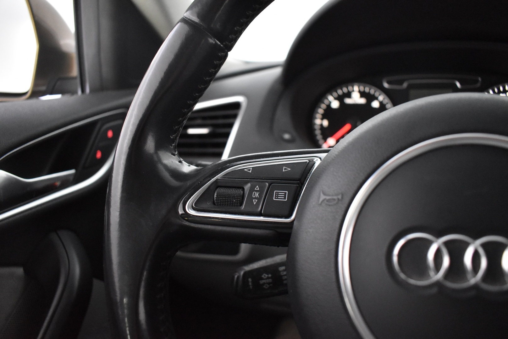 AUDI Q3 2012