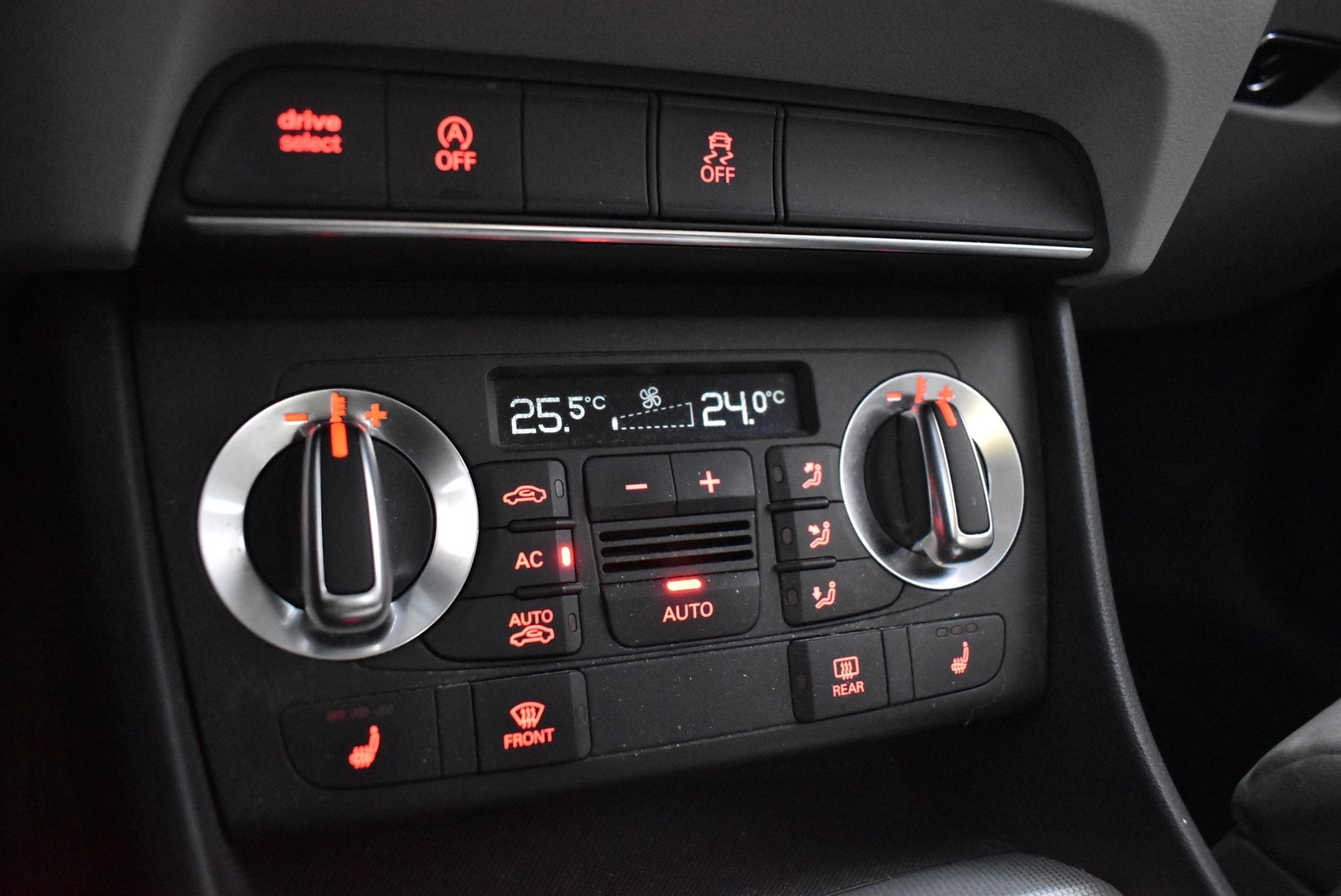 AUDI Q3 2012