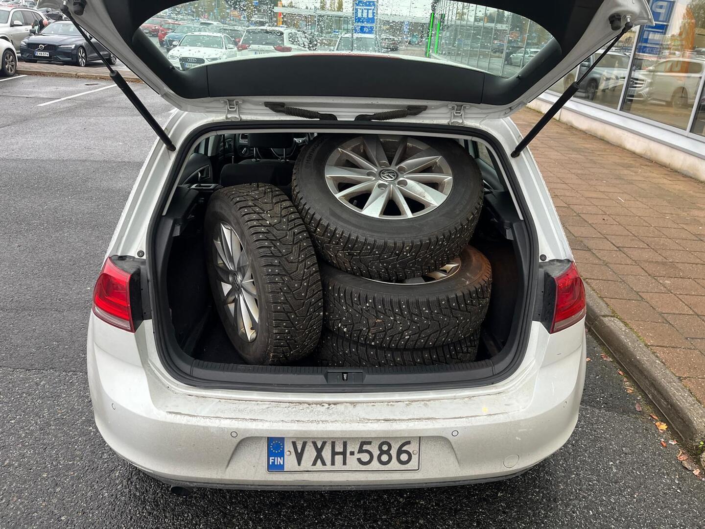 VOLKSWAGEN Golf 2014