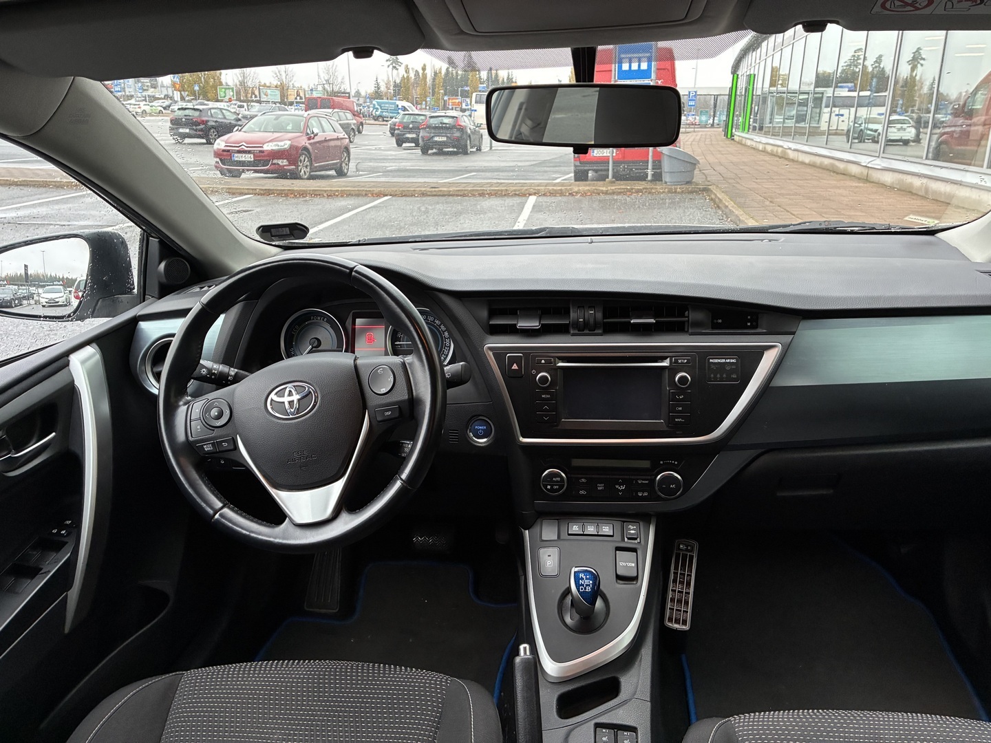 TOYOTA Auris 2013