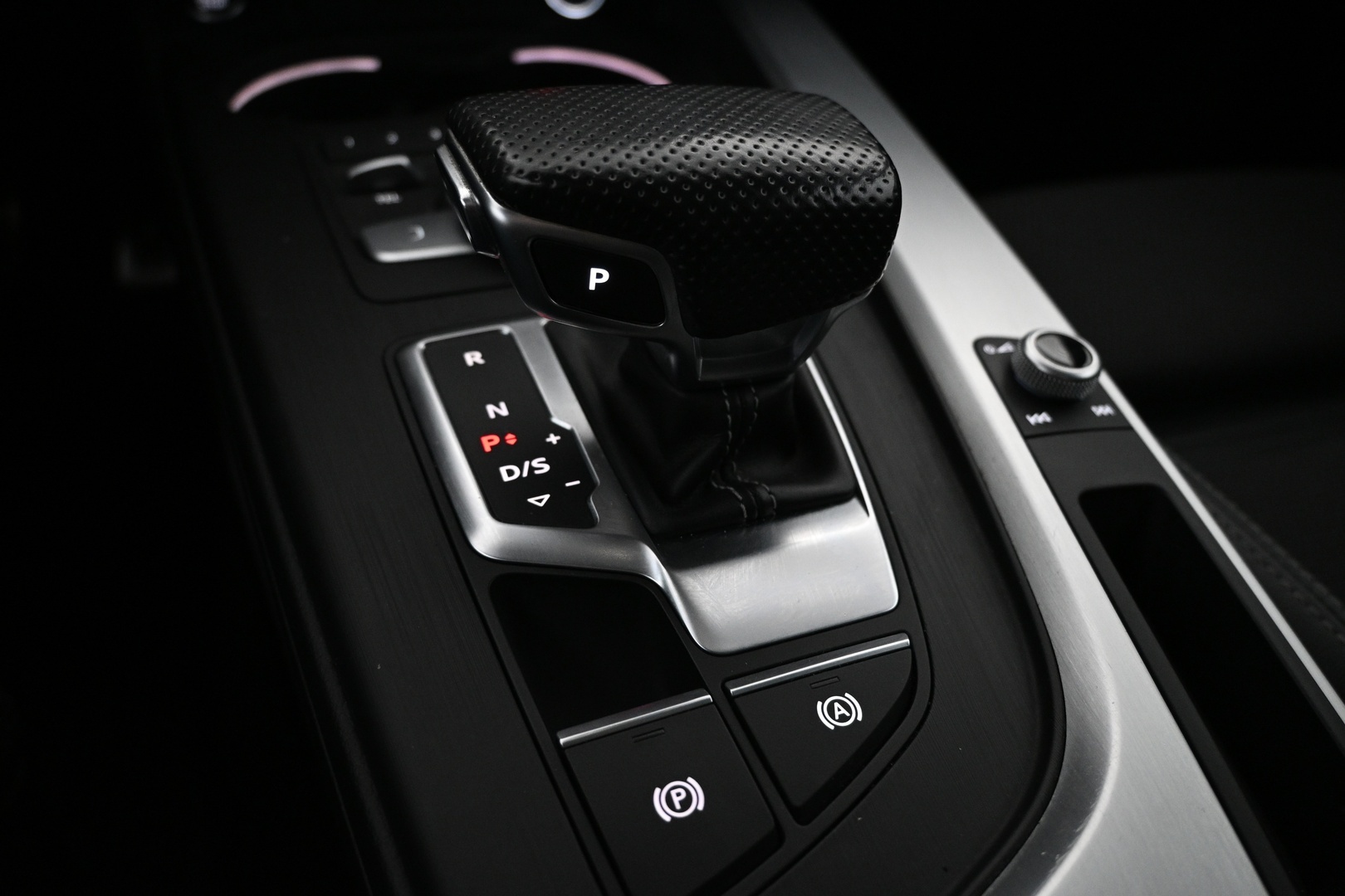 AUDI A4 2017