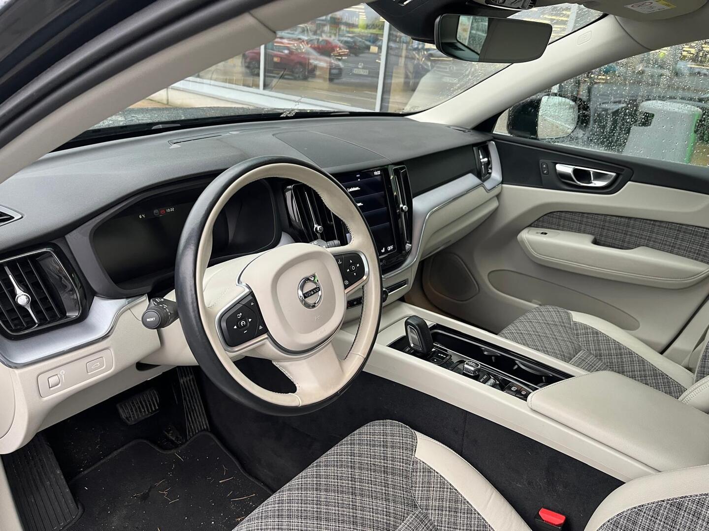 VOLVO XC60 2021