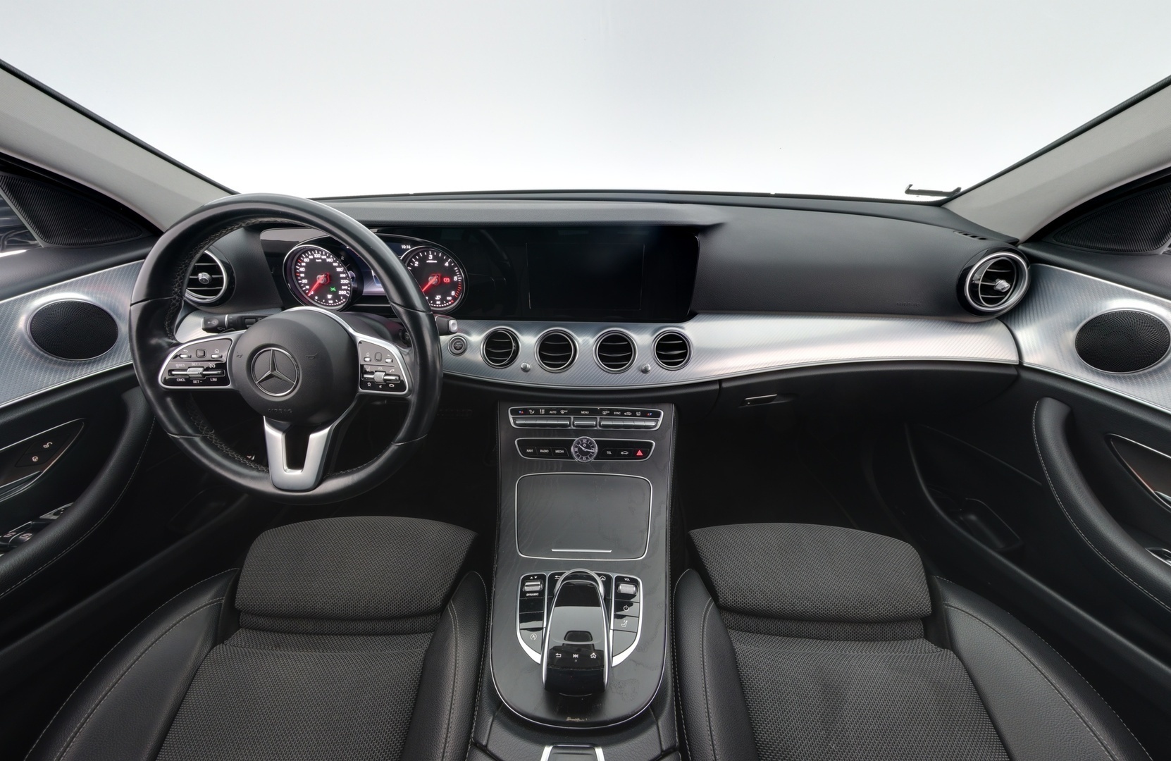 MERCEDES-BENZ E 2019