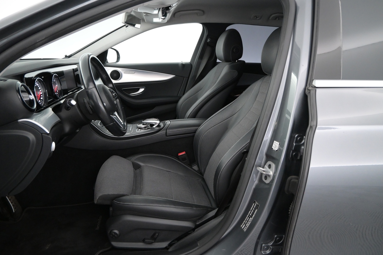 MERCEDES-BENZ E 2019