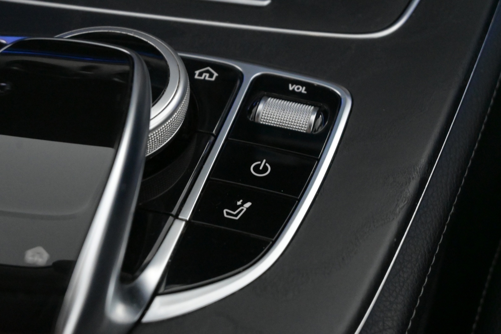 MERCEDES-BENZ E 2019