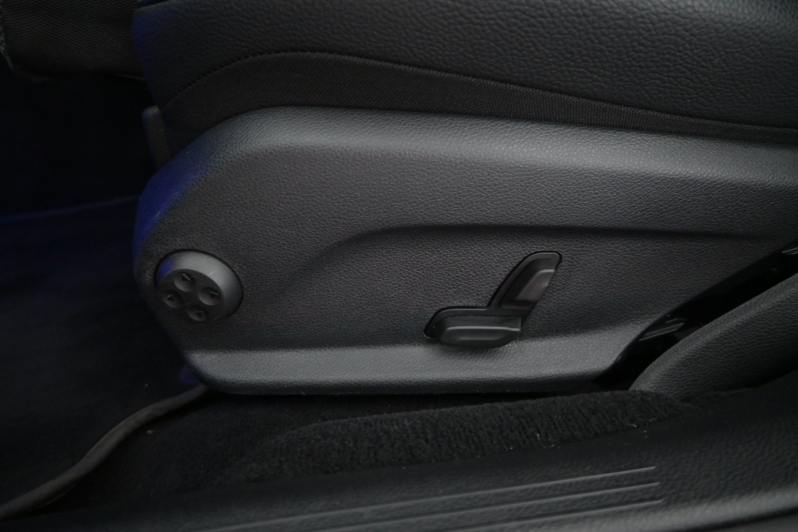 MERCEDES-BENZ E 2019