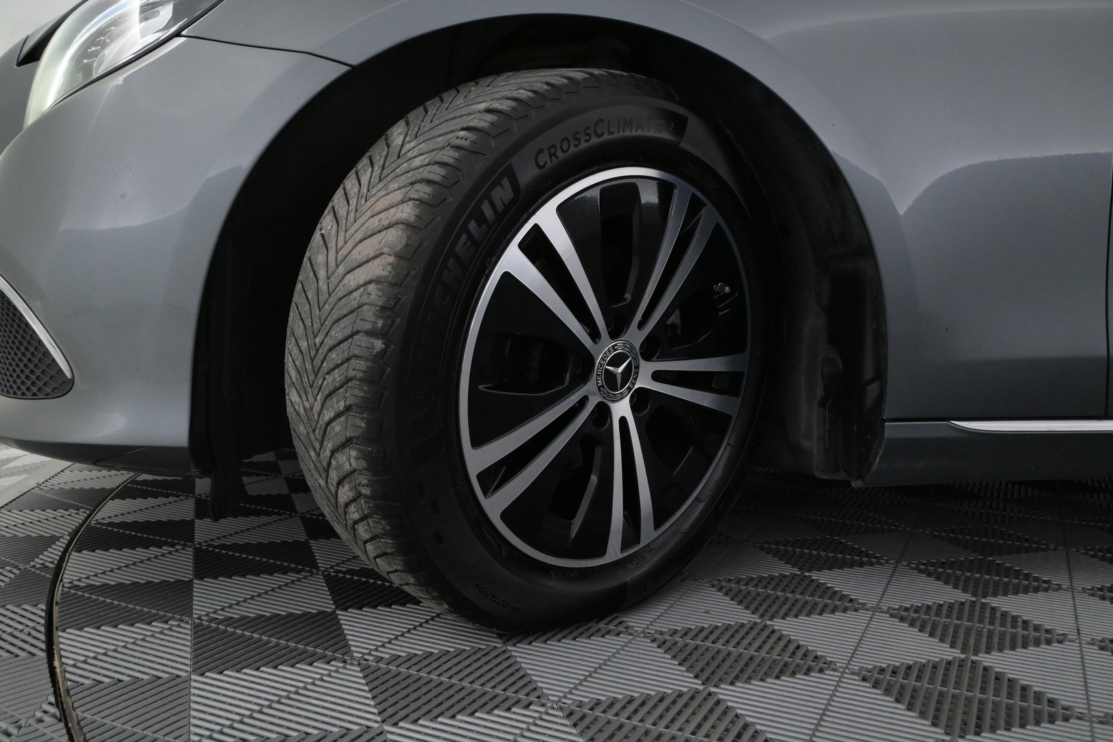 MERCEDES-BENZ E 2019