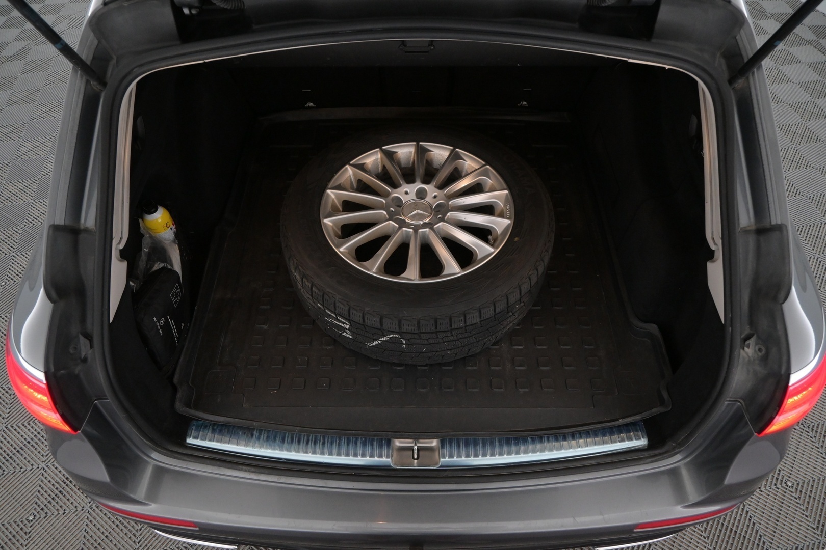 MERCEDES-BENZ E 2019