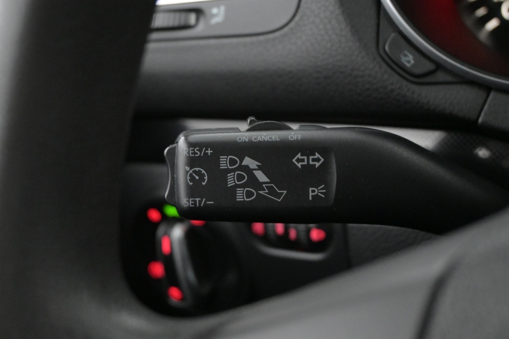 VOLKSWAGEN Golf 2009