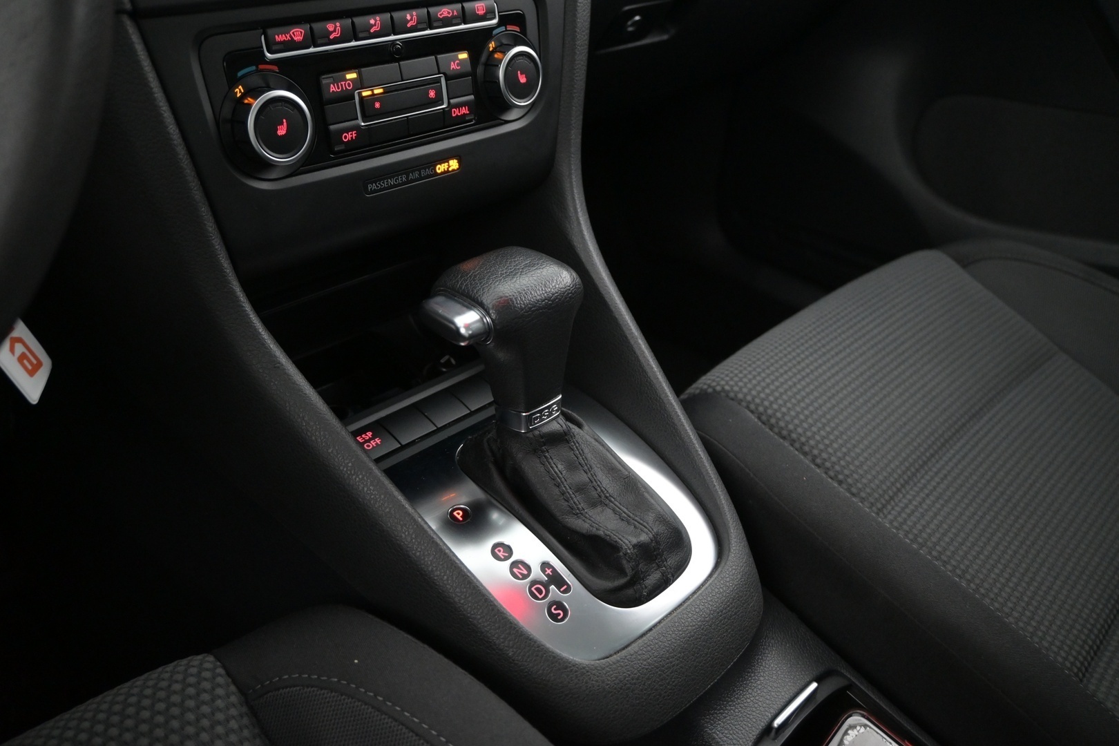 VOLKSWAGEN Golf 2009