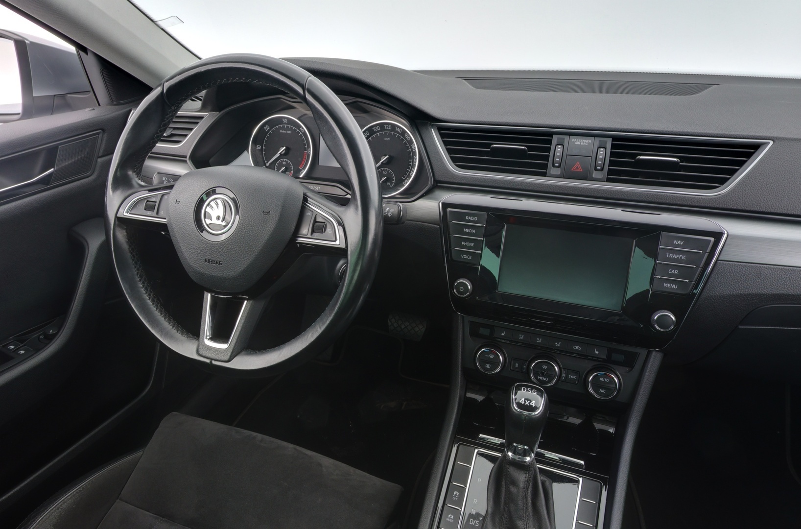 SKODA Superb 2016