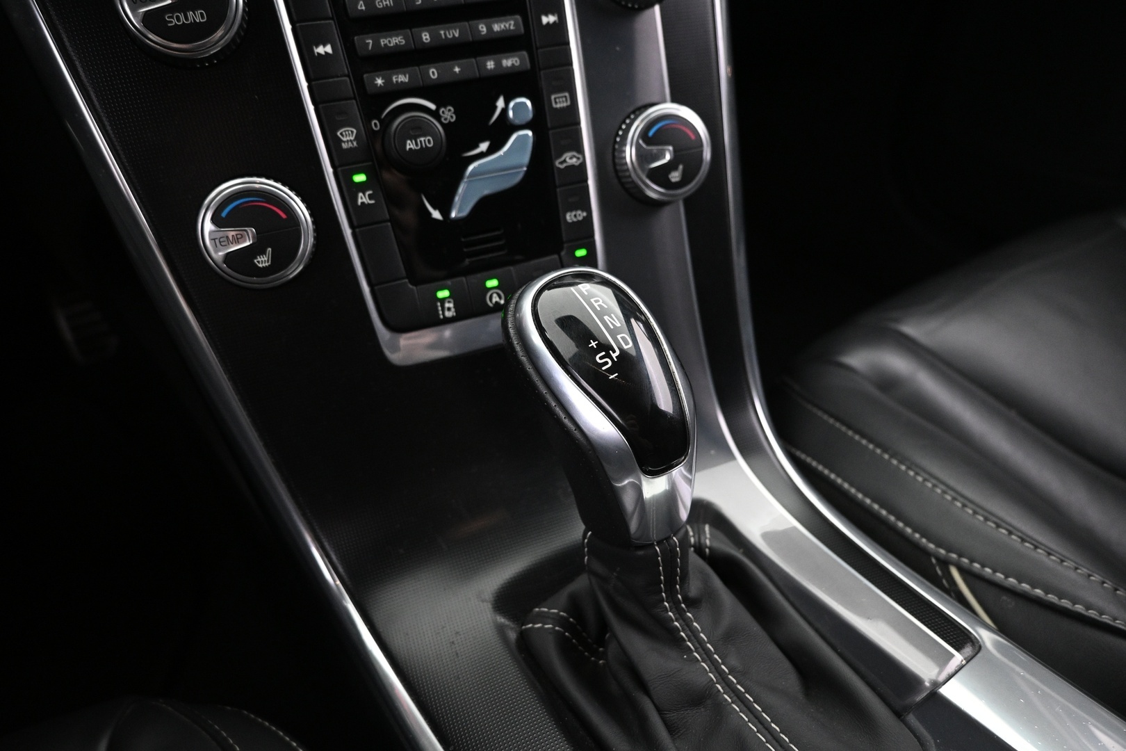 VOLVO XC60 2016