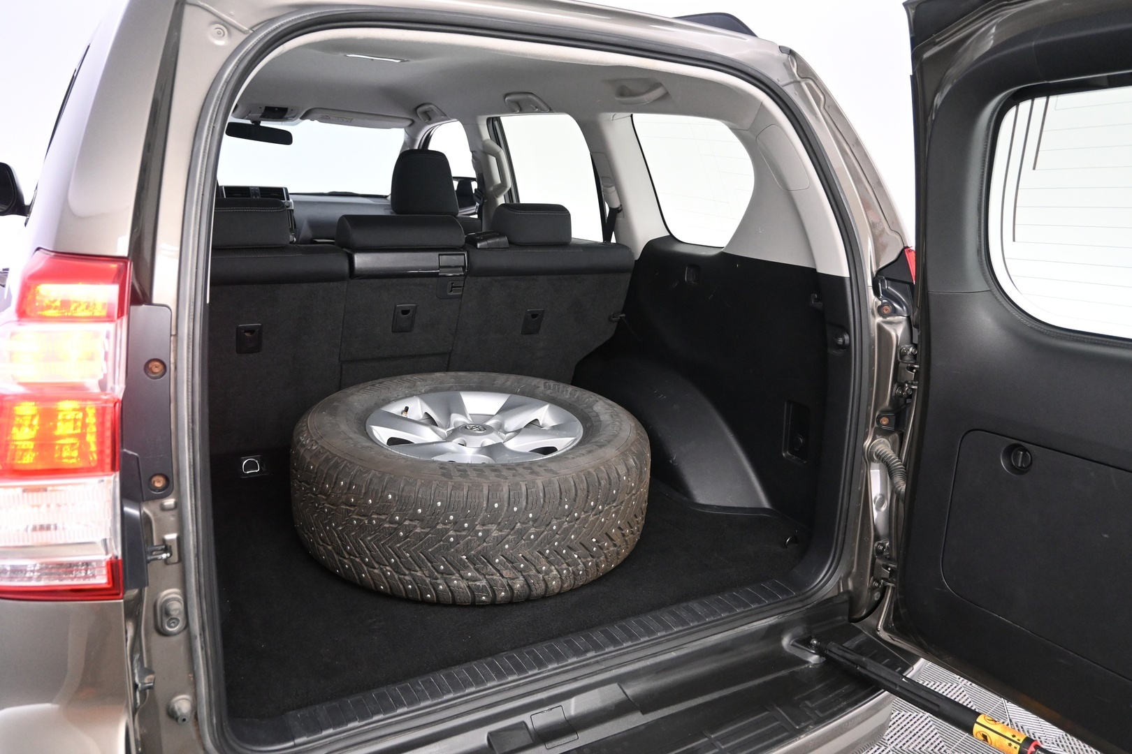 TOYOTA Land Cruiser 2016