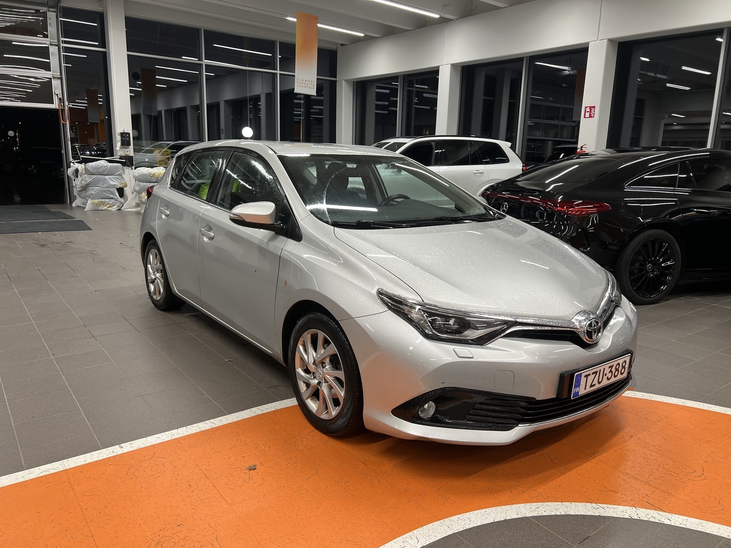TOYOTA Auris 2016