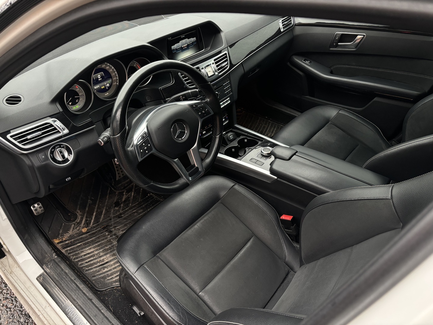 MERCEDES-BENZ E 2016