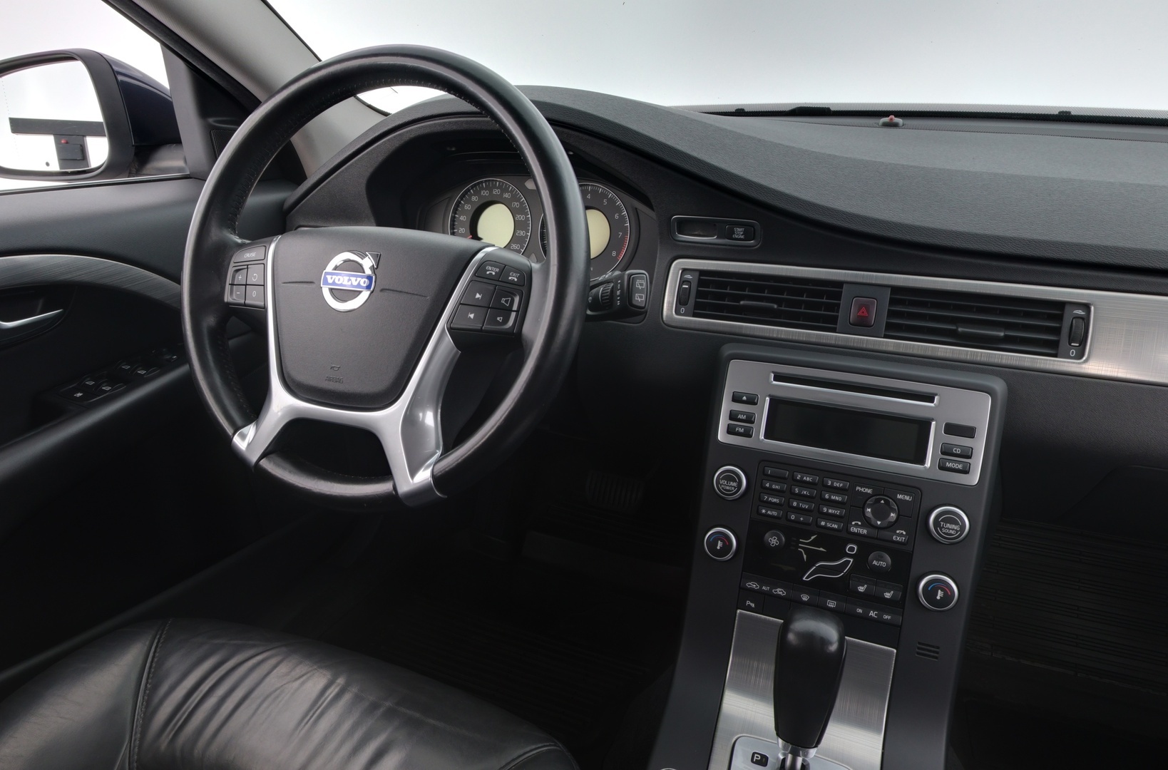 VOLVO V70 2010