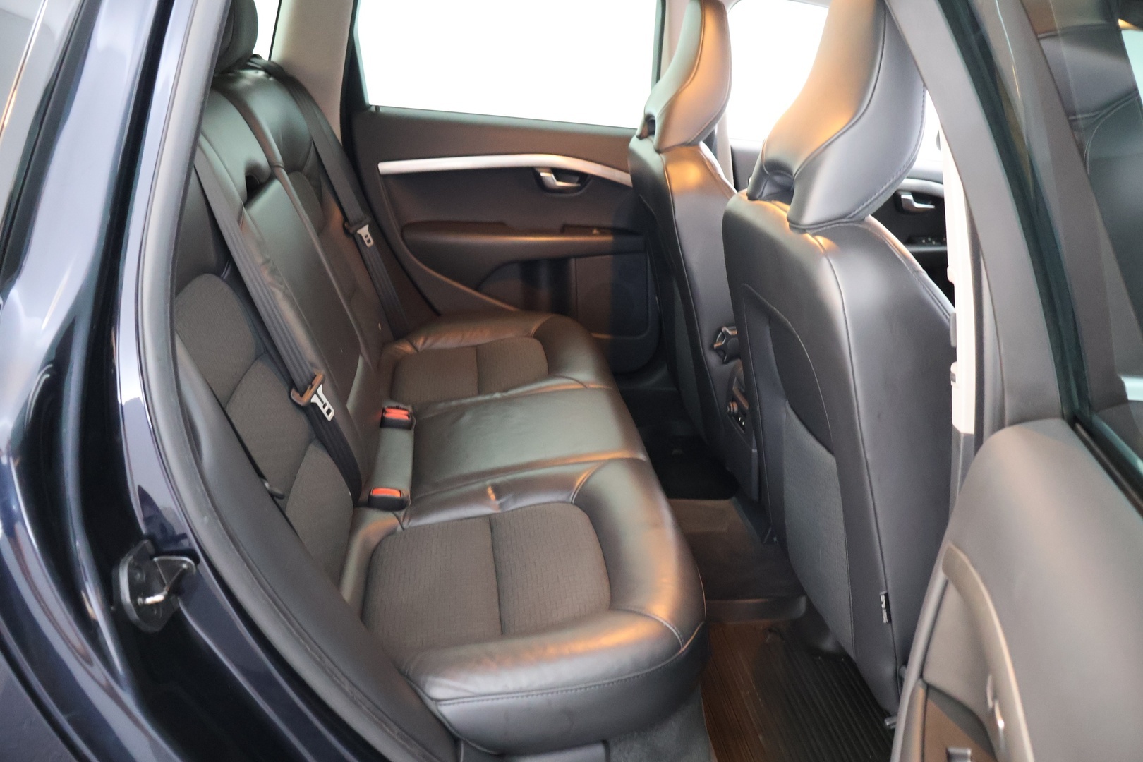 VOLVO V70 2010