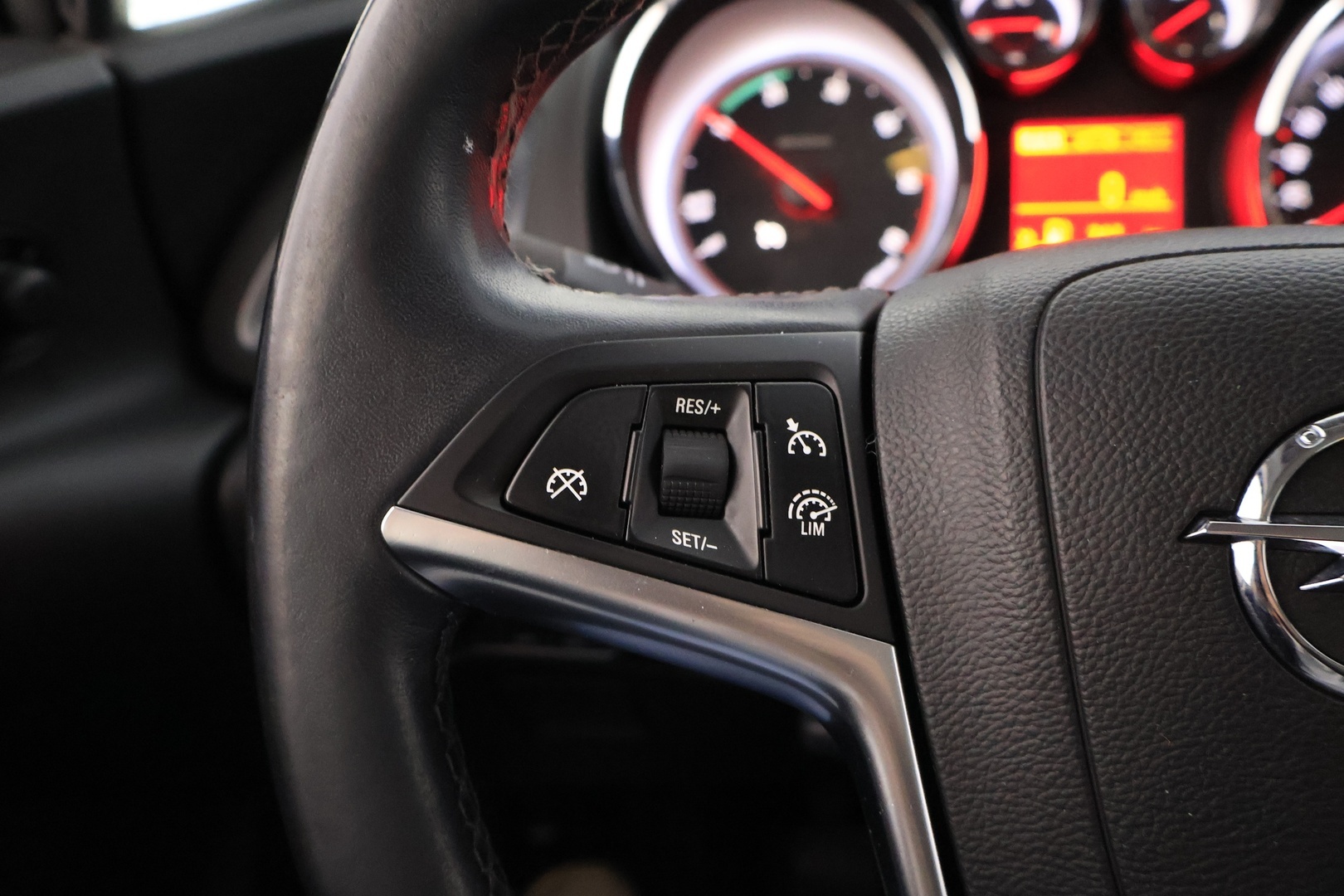 OPEL Astra 2014
