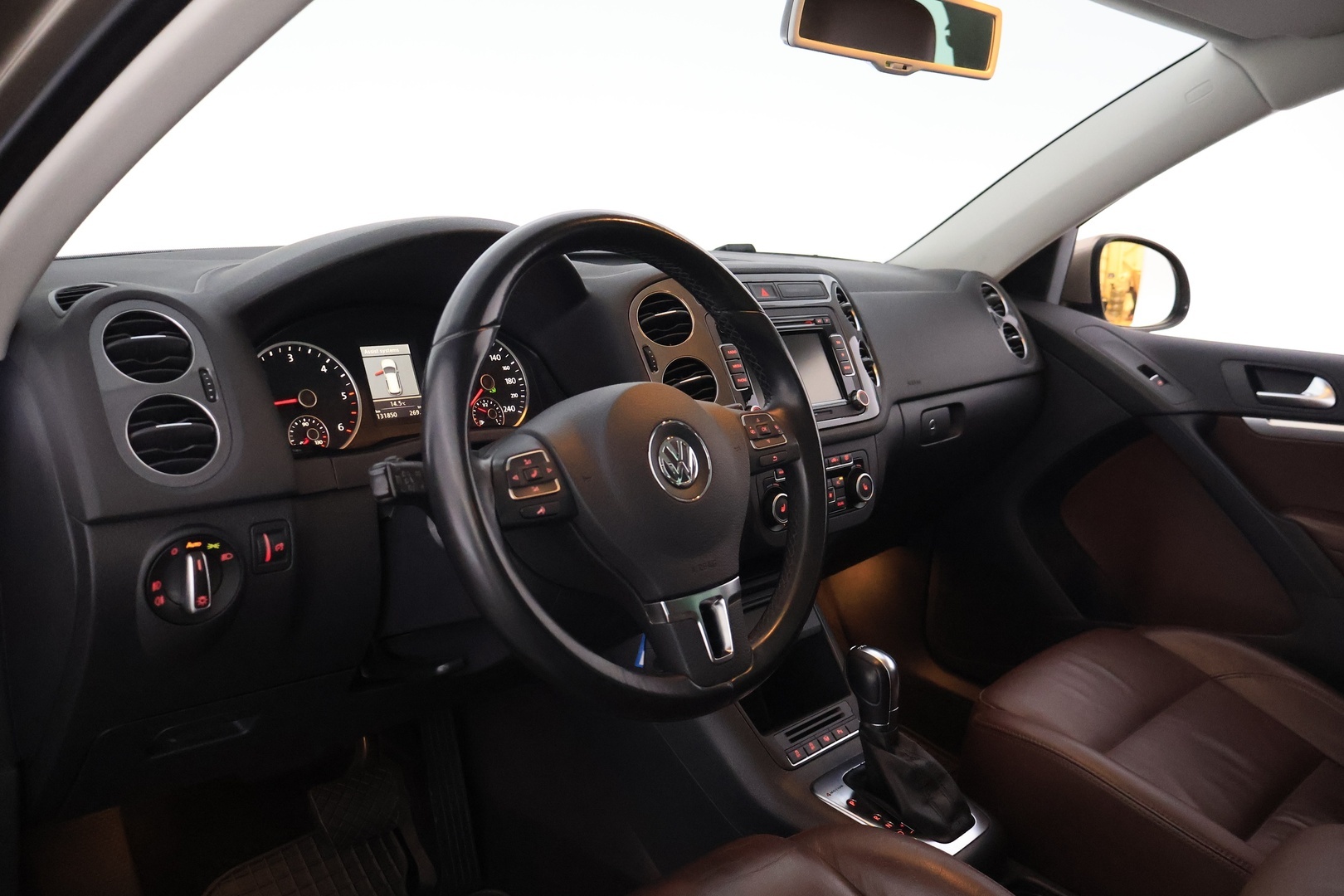 VOLKSWAGEN Tiguan 2012