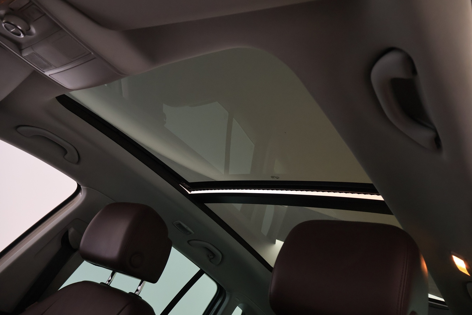 VOLKSWAGEN Tiguan 2012
