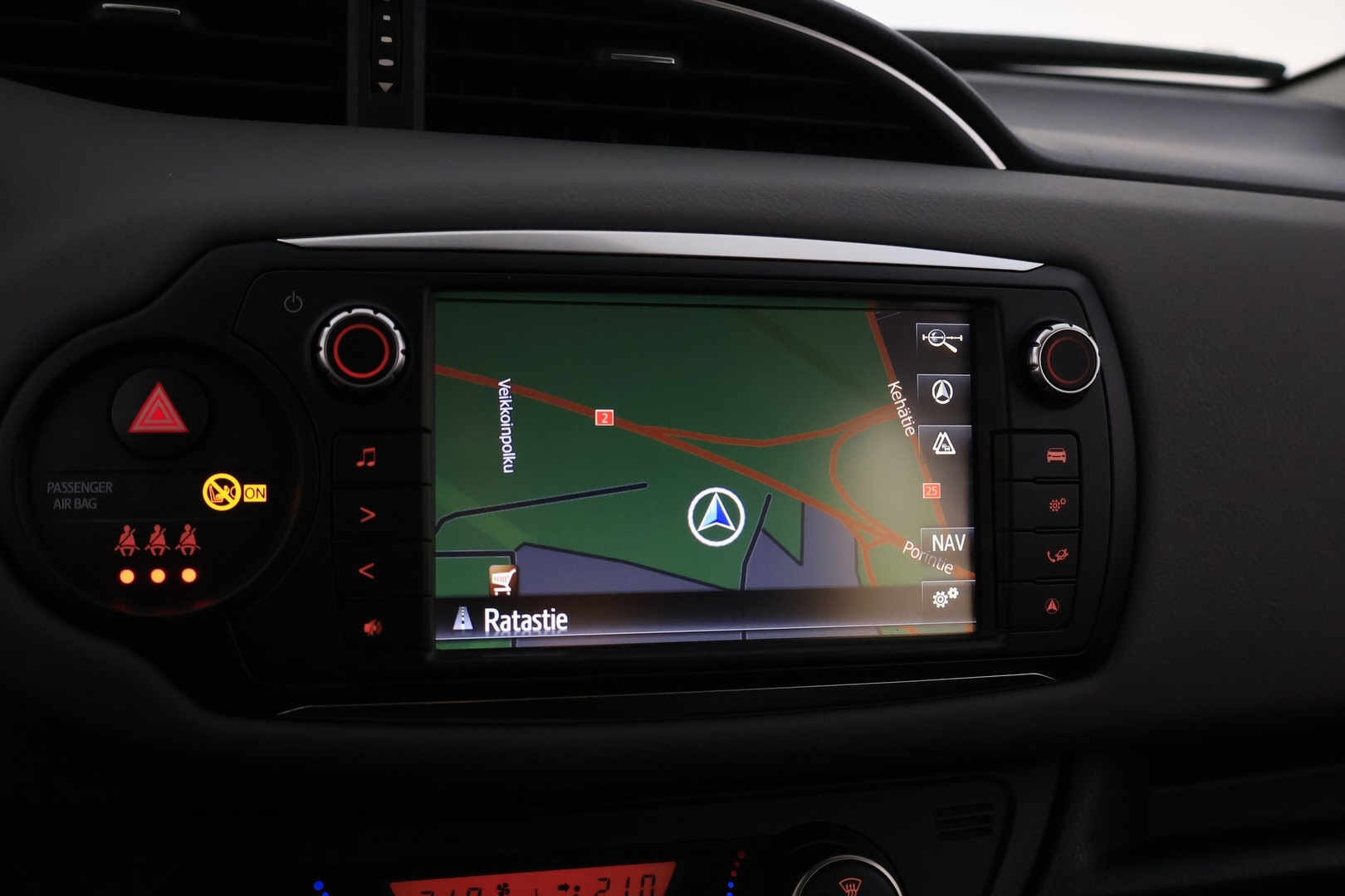 TOYOTA Yaris 2015