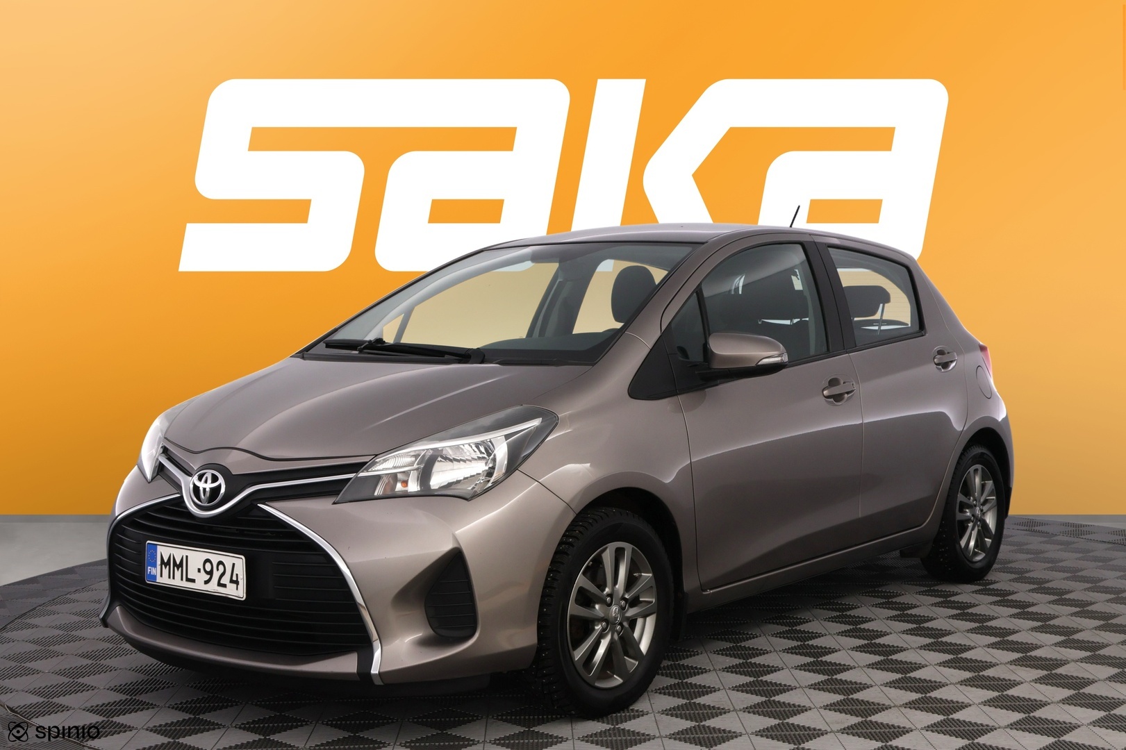 TOYOTA Yaris 2015