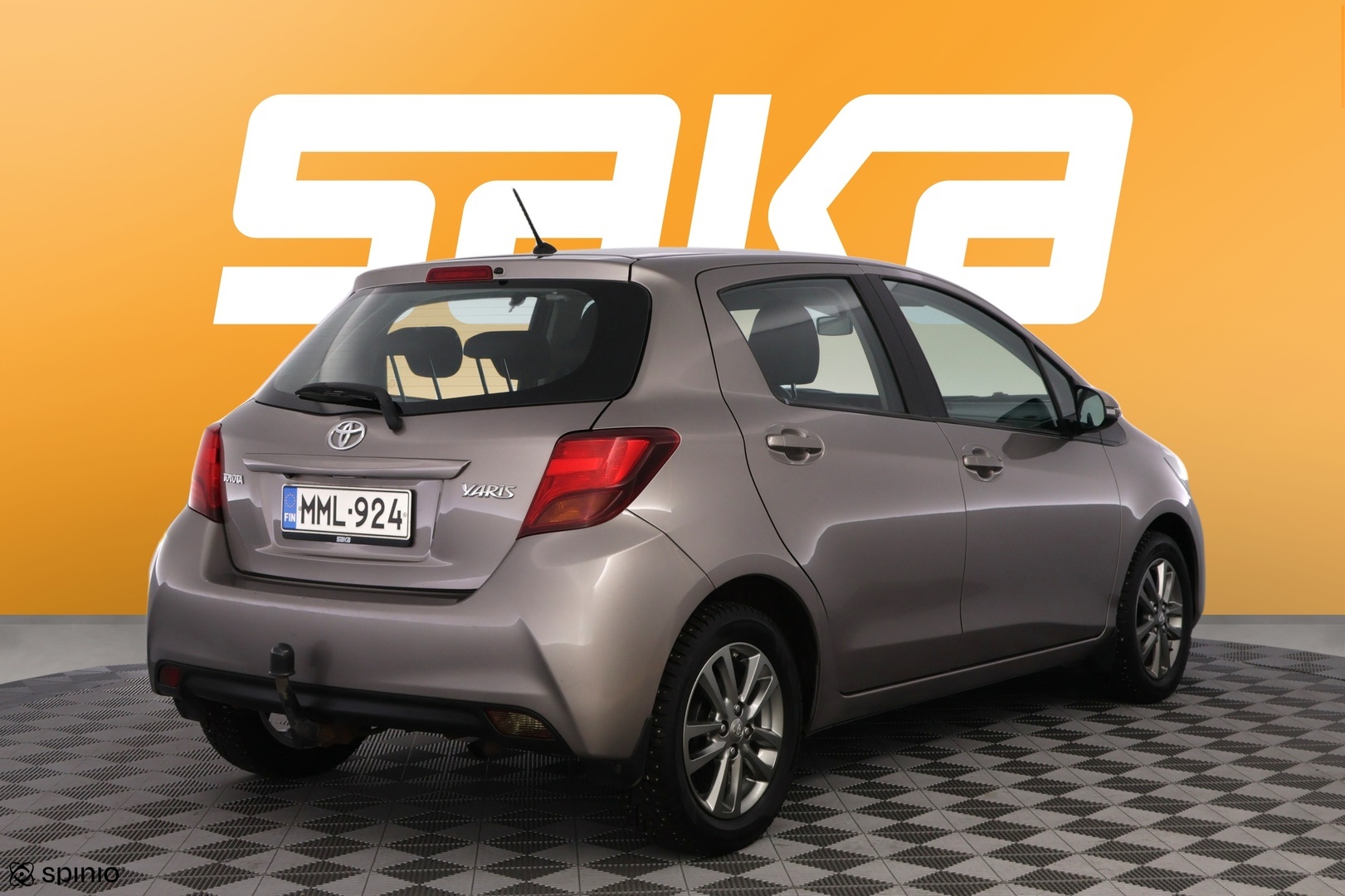 TOYOTA Yaris 2015