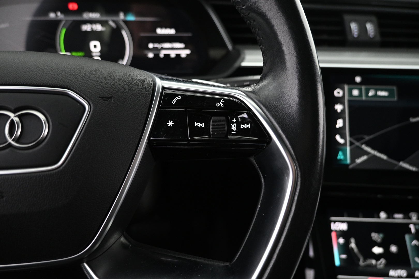 AUDI e-tron 2021