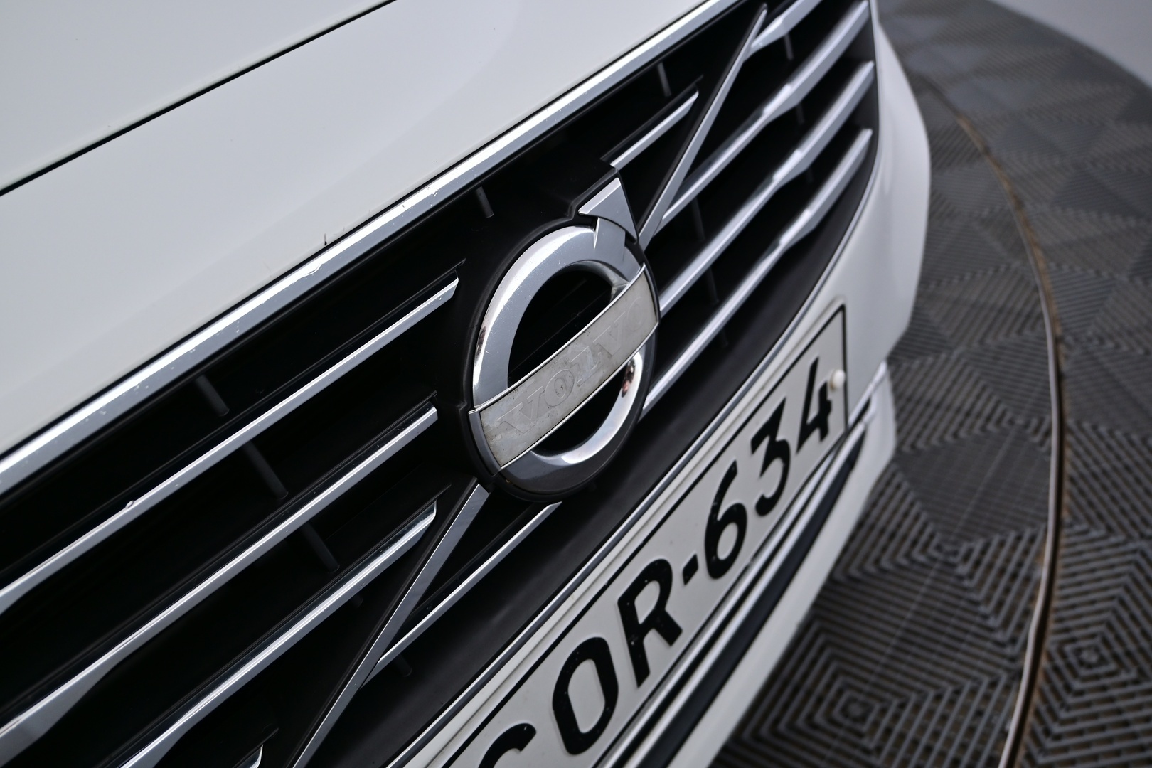 VOLVO V70 2014