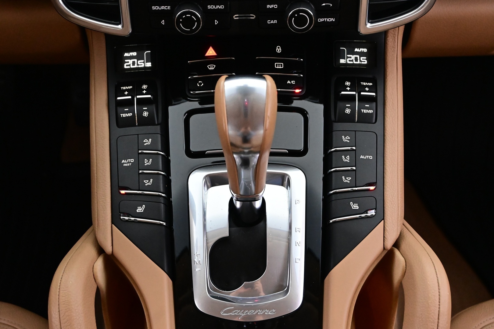 PORSCHE Cayenne 2012