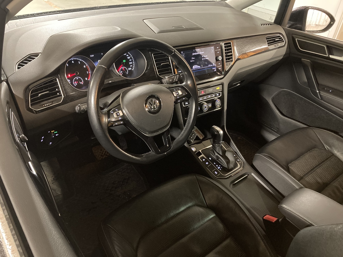 VOLKSWAGEN Golf Sportsvan 2018