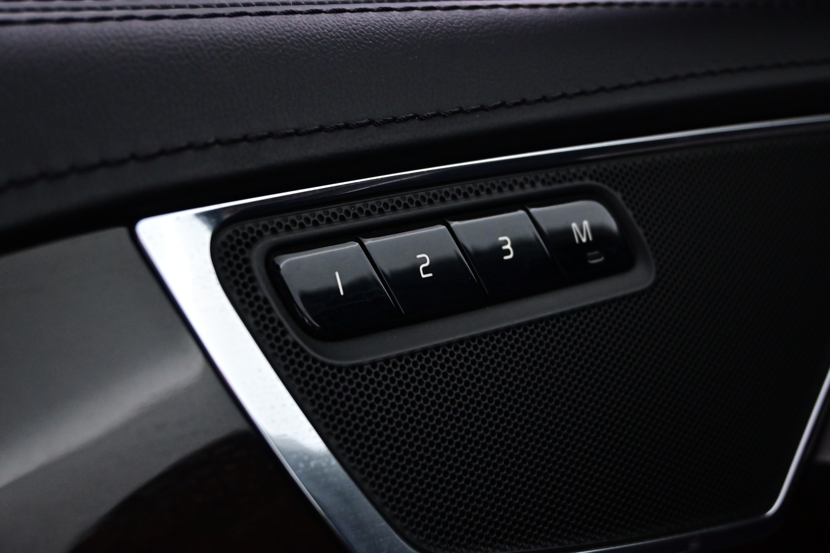 VOLVO XC90 2016