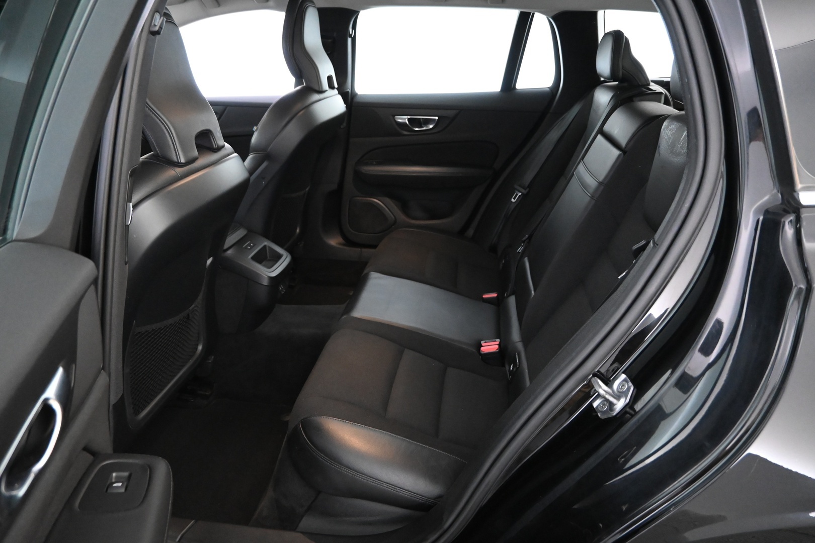 VOLVO V60 2021