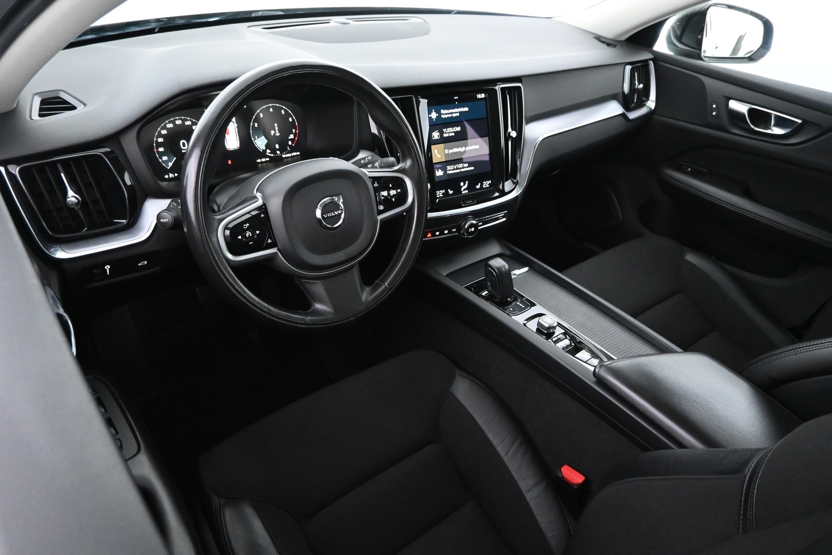 VOLVO V60 2021