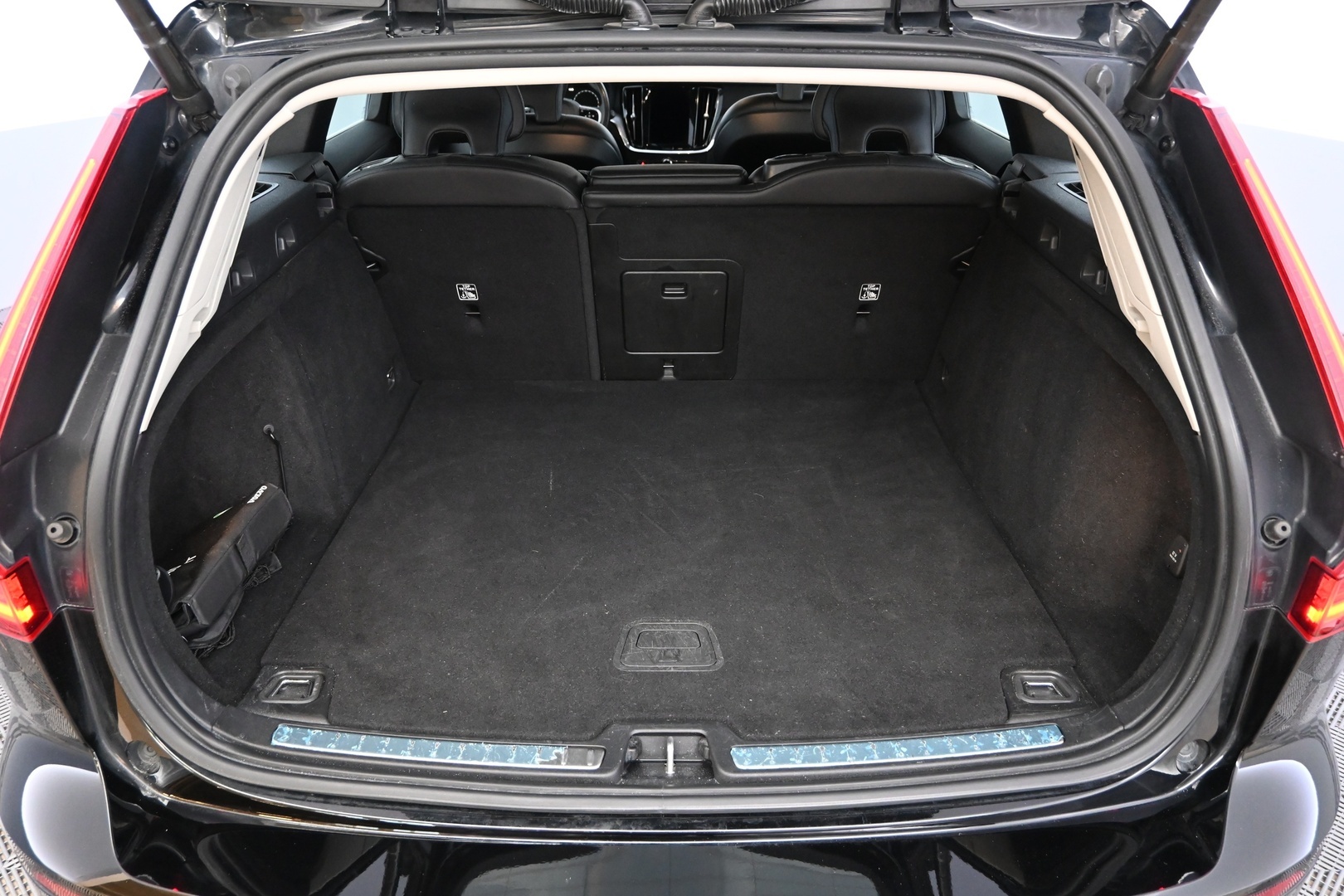 VOLVO V60 2021