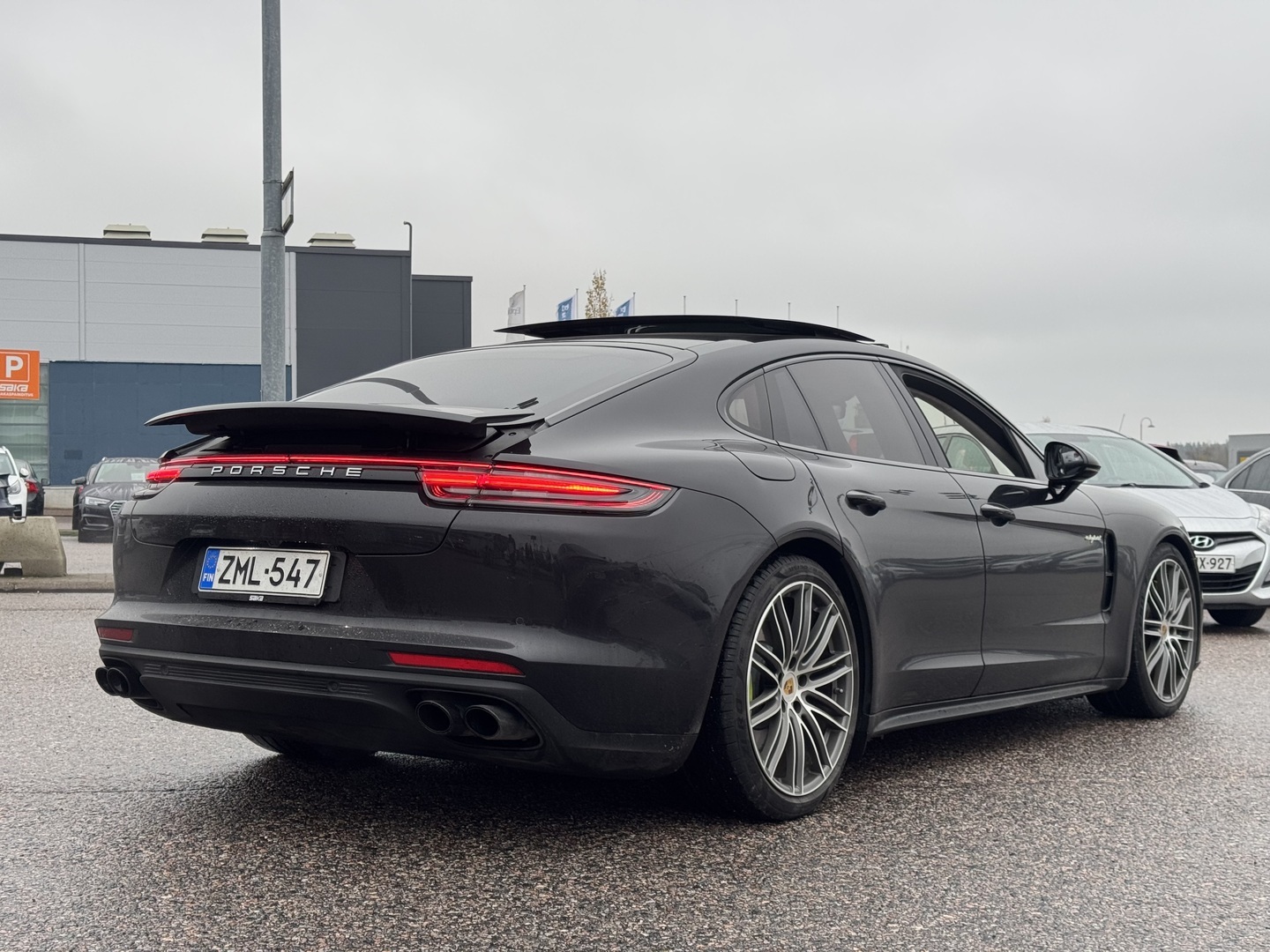 PORSCHE Panamera 2018